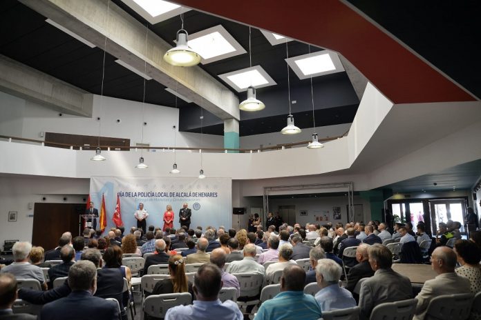 reconocimiento-a-la-policia-local-de-alcala-de-henares